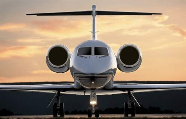 Частный самолет Gulfstream G450.