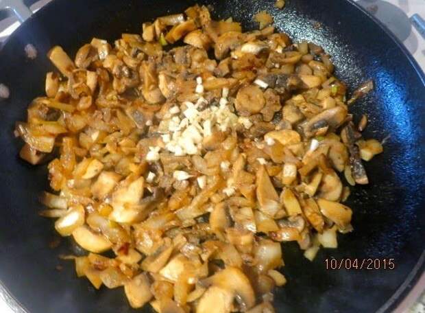 Рулетики из свинины с грибами