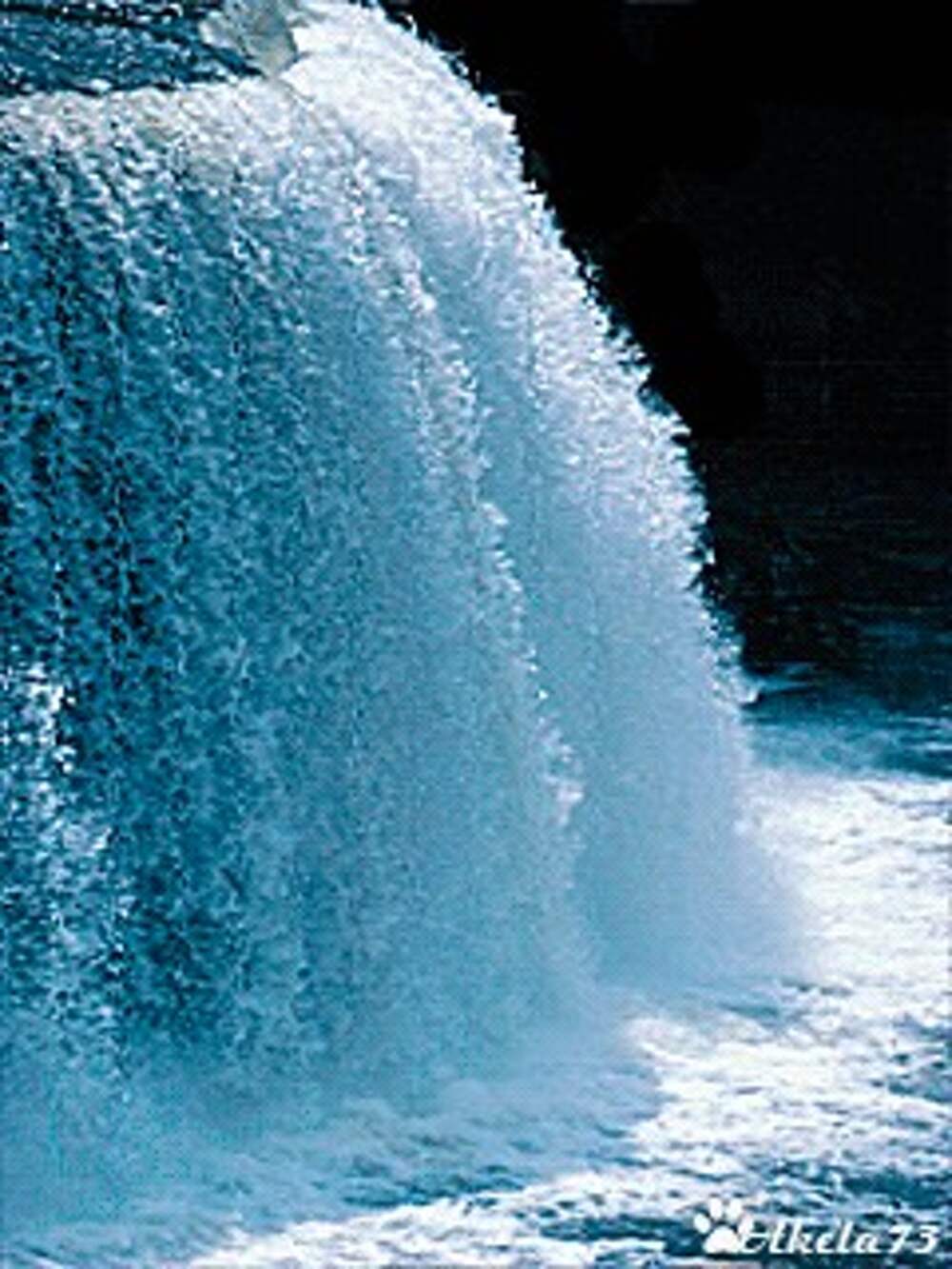 Сверкающий водопад