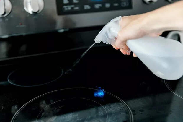 Как почистить плиту: работающие способы для разных приборов