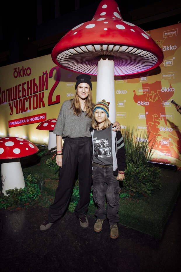 Заморская нечисть: Дарья Мельникова, Александра Урсуляк и Филипп Янковский Заморская нечисть: Дарья Мельникова, Александра Урсуляк и Филипп Янковский