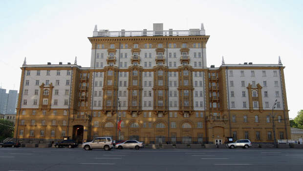 Здание американского посольства в Москве. Архивное фото