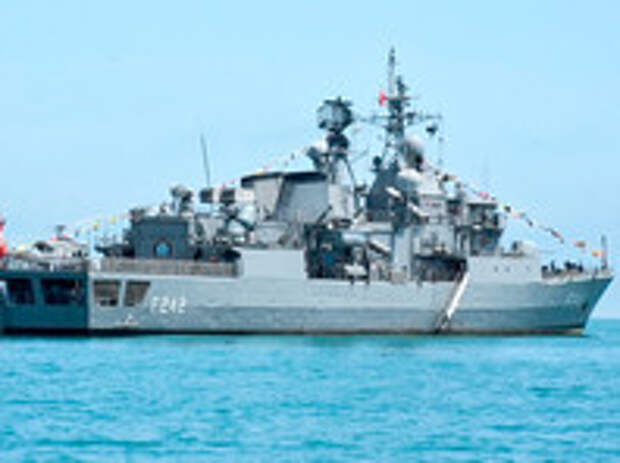 ВМС Турции направили фрегат для участия в поисково-спасательных работах в том районе Черного моря, где затонул сухогруз 