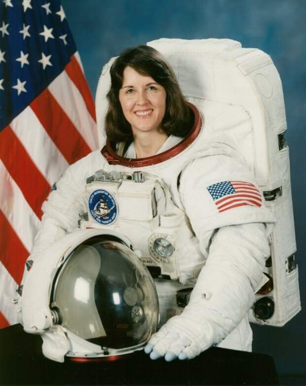 американская женщина-космонавт (астронавт) Кэтрин Райан Корделл Торнтон. Фото