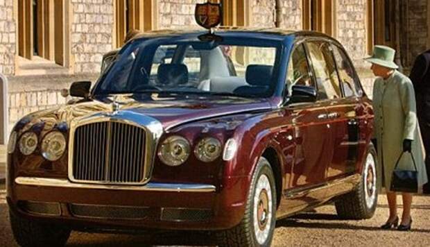 limuzin-angliyskoy-korolevyi-Bentley_State-e1330363089363