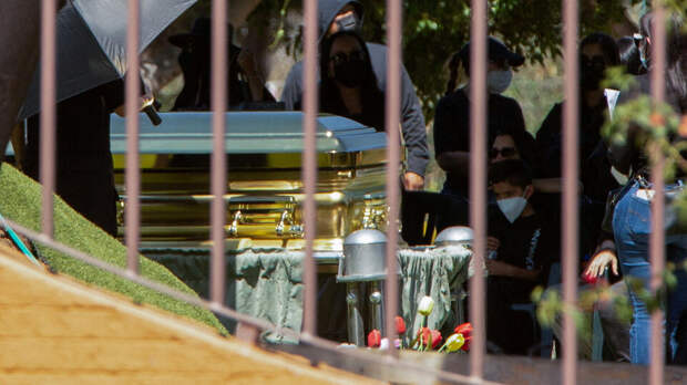 Эксперт Федоров назвал минусы золотого гроба