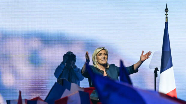 Ле Пен заявила, что в первом туре смогла переизбраться в парламент Франции