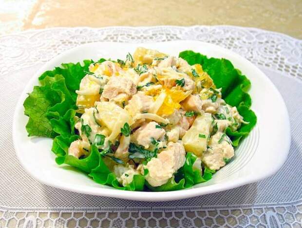 Салат с копченой курицей