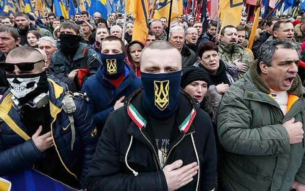 Украинский политолог рассказал, что план Порошенко, по давлению на Россию, провалился из-за Польши и Венгрии