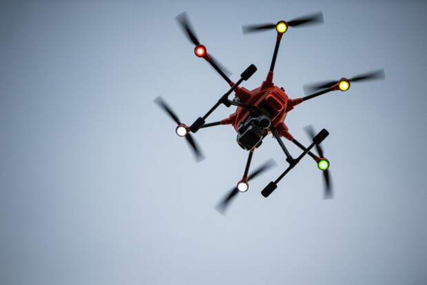 Столкновение в воздухе двух украинских БПЛА «Баба Яга» сняли на видео