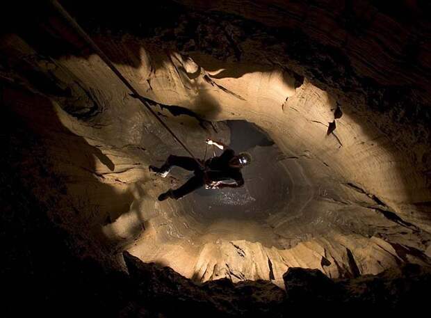 Пещера Крубера-Воронья – самая глубокая пещера в мире, фото 11