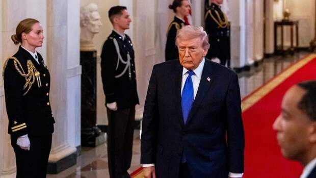 "Впереди катастрофа. У нас во главе идиот". В какую ловушку засасывает Трампа. Иран решился