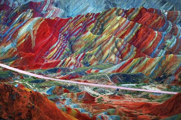 Национальный парк Данься, Чжанъе, Китай. / Фото: www.imgur.com