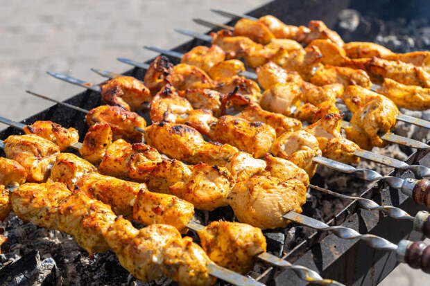 Свинина возглавила рейтинг самого популярного мяса для шашлыка