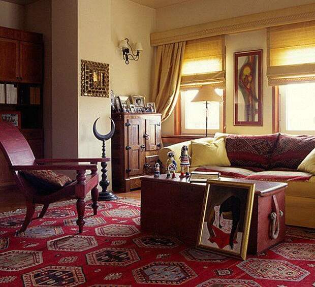 восточные ковры в интерьере классической гостинной