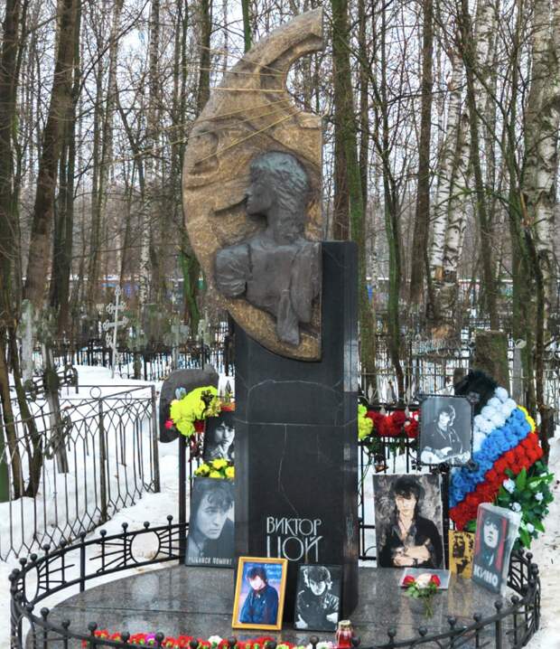 Mash: не выжившая после паленого алкоголя слушательница Цоя часто бывала на кладбище