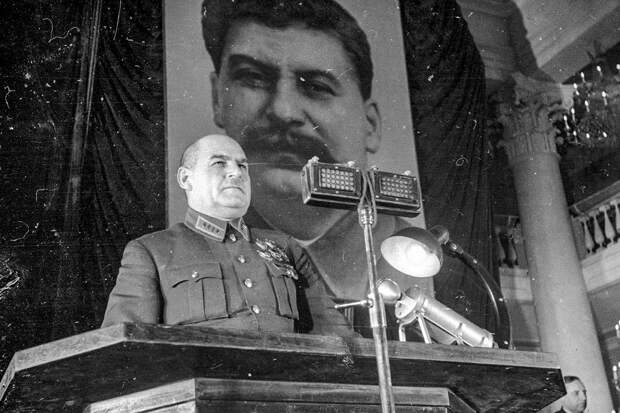 За что Сталин разжаловал одного из советских маршалов во время Великой Отечественной?