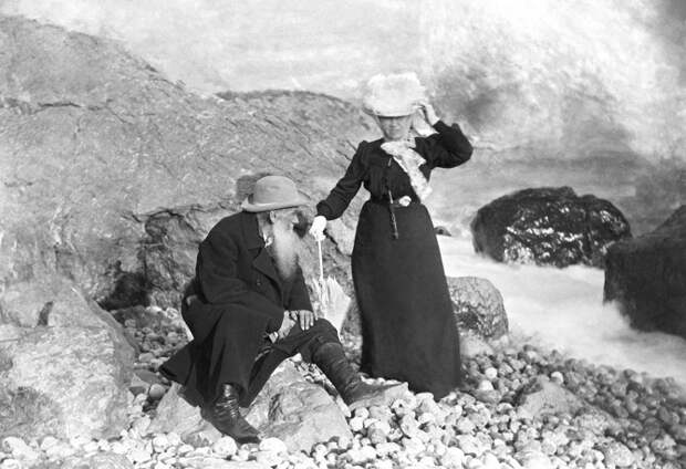 Мисхор. Писатель Лев Толстой с супругой Софьей Толстой, 1901 год