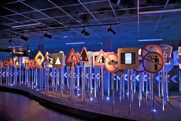 Музей авто истории в турине, италия. (трафик)