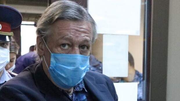 Михаил Ефремов планировал сбежать в Латвию после смертельного ДТП Михаил Ефремов планировал сбежать в Латвию после смертельного ДТП