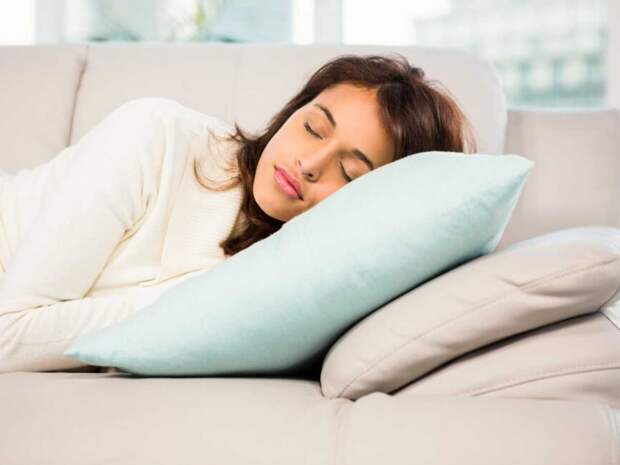 СМИ: дневной сон на 40% повышает риск деменции и болезни Альцгеймера