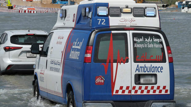 Один человек погиб при падении обломков ракеты в ОАЭ