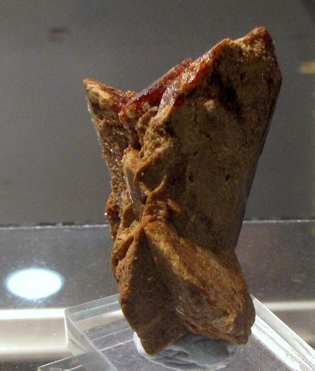 Сокровище в недрах земли кристалл, земля, гора, сокровище
