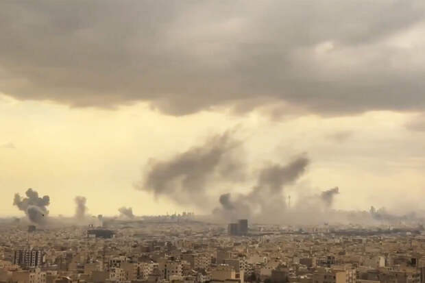 Серия новых взрывов произошла в центре Тегерана