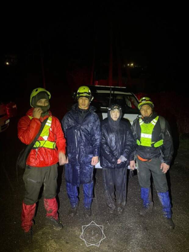 Спасатели помогли туристке спуститься с Кок-Жайлау в горах Алматы