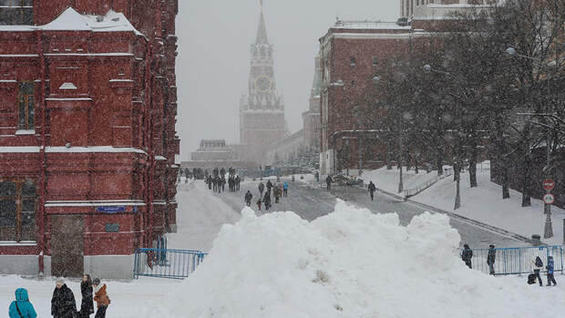 Москву завалило снегом