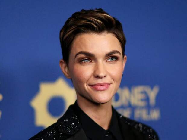 Актриса Руби Роуз обвинила певицу Кэти Перри в сексуальных домогательствах