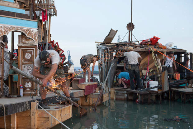 swimming-cities-of-serenissima-artnaz-com-21