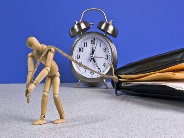 как не уходит с работы позже 17 30