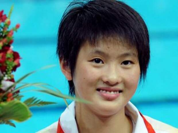 Звезды в пекине тнт. Чен Руолин. Китайские спортсменки в купальниках. Ли на китайская спортсменка. Ши Чен Китай.