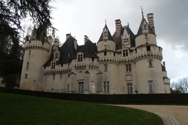 Замок юссе франция. Замок корвинов. Крепость 3d модель. Замок 3211 гардиан класс. Замок принцессы 3d.