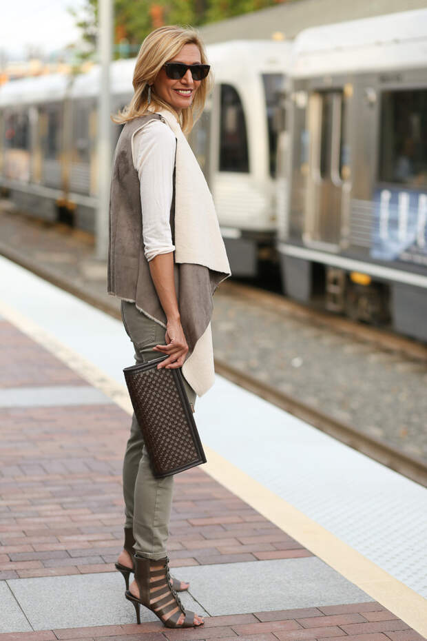 Jacket-Society-Our Cozy Faux Suede And Fur Vest-9650