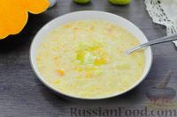 Фото к рецепту: Рисовая каша с тыквой и яблоками