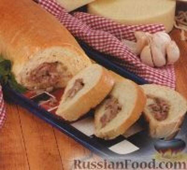 Фото к рецепту: Рулет с мясом и сыром