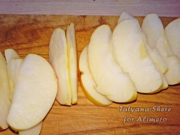 Запеченные яблоки с орехами