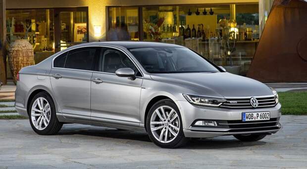 На фото: Volkswagen Passat 2014г, 2010г, 2009г авто, обзор, рестайлинг