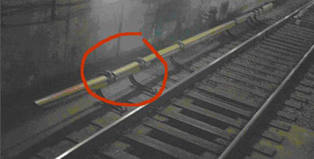 Фото 1 - Ты упал на рельсы в метро: как выжить?