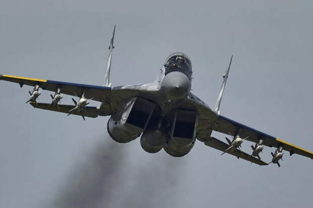 Баку передал Украине МиГ-29. Алиев продолжает провоцировать Москву. Красная черта видна?