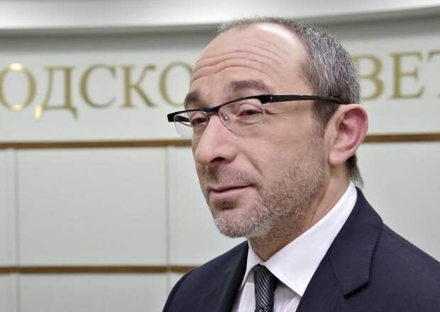 Украина скатывается в 90-е, а Яценюк идет в отставку