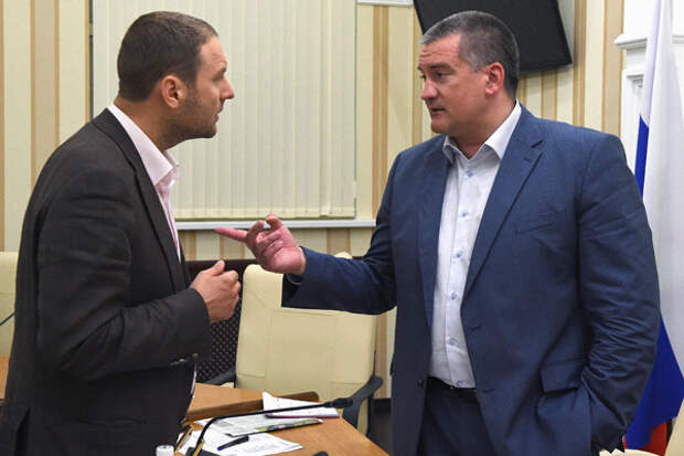 Сергей Аксенов на заседании совета министров Крыма по обсуждению уголовного дела, расследуемого УФСБ по Крыму против министра промышленной политики Республики Крым Андрея Скрынника