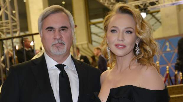 Валерий Меладзе и Альбина Джанабаева воссоединились со своим старшим сыном: фото