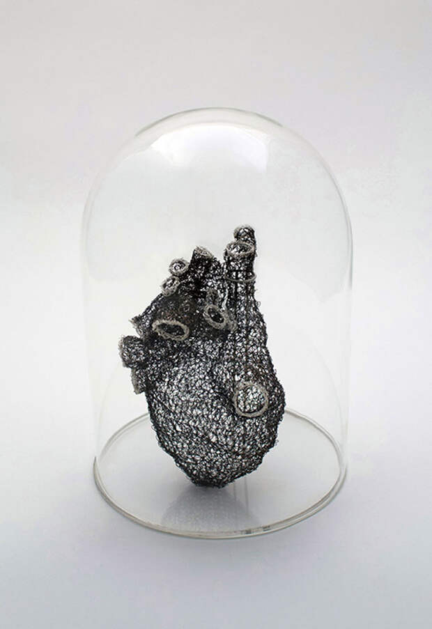 wire-crochet-heart-anne-mandro-3
