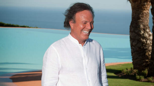 Хулио Иглесиас ответил на обвинения в домогательстве