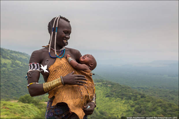 Mursi tribe / Племена с тарелками в губе Mursi tribe / Племена с тарелками в губе
