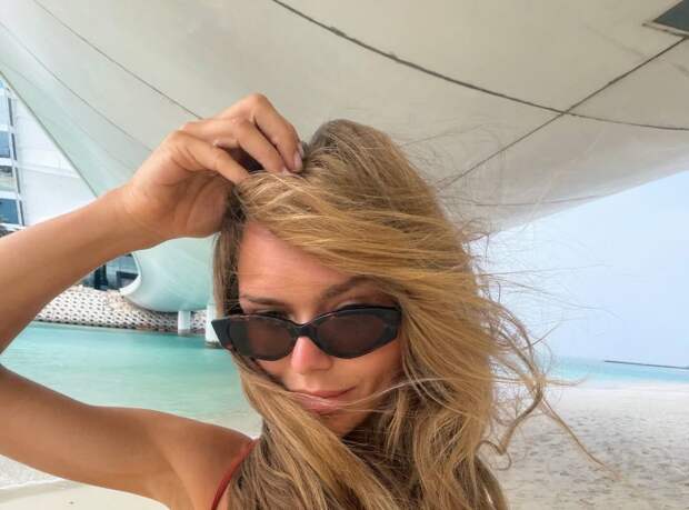 Дочь композитора Дмитрия Маликова снялась в бикини на пляже в Дубае