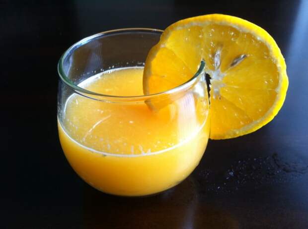 4. В соответствии со стандартами Управления по санитарному надзору за качеством пищевых продуктов и медикаментов, один стакан апельсинового сока может содержать десять яиц плодовой мухи (дрозофилы) и  две ее личинки апельсин, фаткы